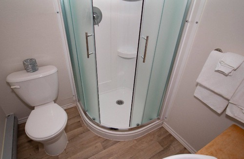 Pointe-au-Pere Ski Chalet | The Cabines du Phare are located in Rimouski by the sea. They are composed of te