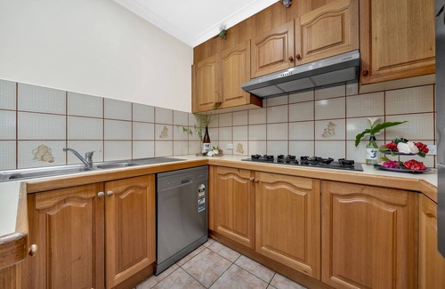 Glen Waverley House | The Calm Oasis in center of Glen Waverley with everything you need.