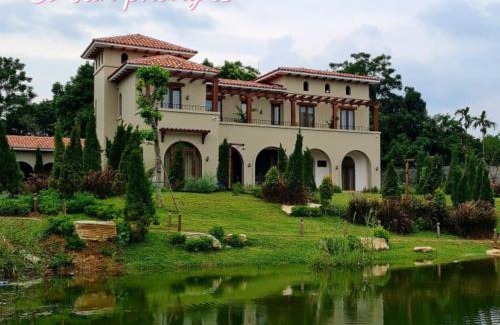 Luong Son Villa | The Candy Villa - Venuestay