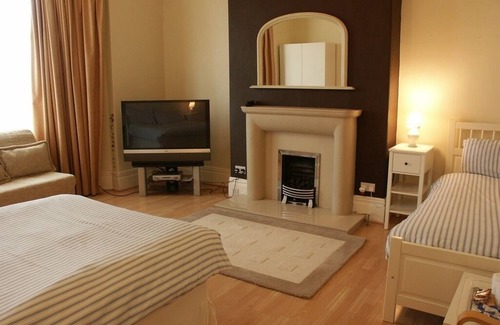 Whitley Bay House | The Cara Guesthouse