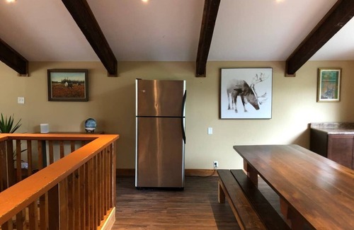 The Blue Mountains Ski Chalet | The Caribou Chalet (hot tub, sauna, 7-bedroom, sleeps 18)