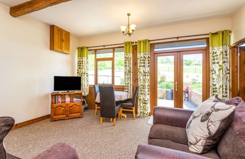 Woolhope Cottage | THE CARTHOUSE, pet friendly, with a garden in Woolhope