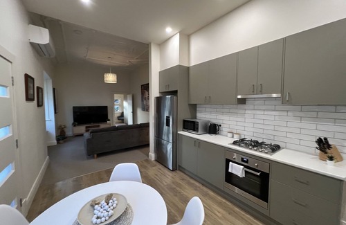 Henley Beach Apartment | The Cast Away Apartment Henley Beach