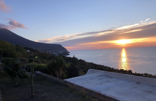 Malfa Villa | The casuzza of RE !