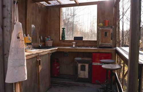 Llandovery House | The Charcoal Hut woodland retreat