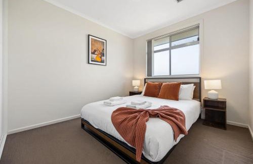 Largs North House | The Charming Living 3BR Townhouse Perfect Vacation