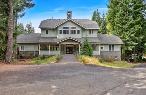 Government Camp House | The Chinook Lodge at Government Camp - Meredith Lodging