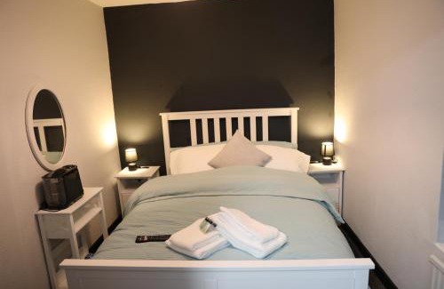 Kerridge Hotel | The Church House Inn