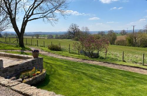 Ledbury House | The Cider Barn, Luxury for 2 with beautiful views.
