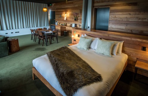 Te Anau Hotel | The Cinema Suites