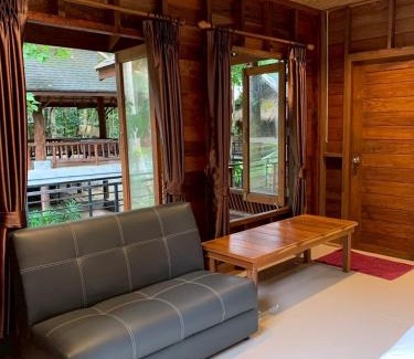 Khlong Sok Hotel | The Cliff & River Jungle Resort