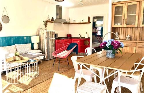 Manon House | The Cliffs - Bannanas Longboard