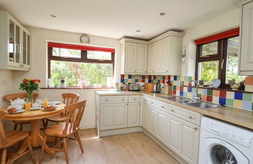 Haverfordwest Cottage | THE CLOVE, family friendly, with hot tub in Haverfordwest