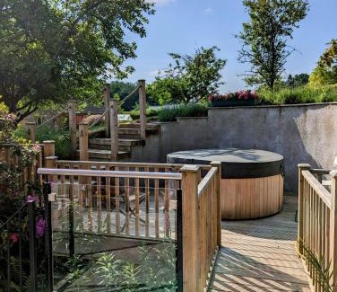 Llandenny Apartment | The Coach House Apartment at Cefn Tilla Court, Usk