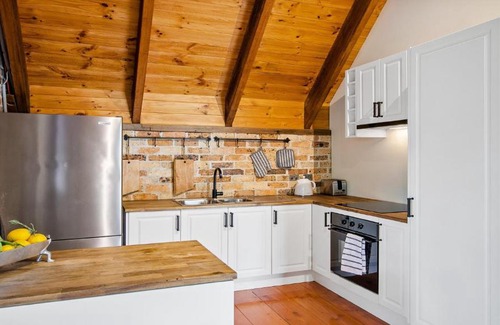 Berrilee House | The Coach House at Berrilee