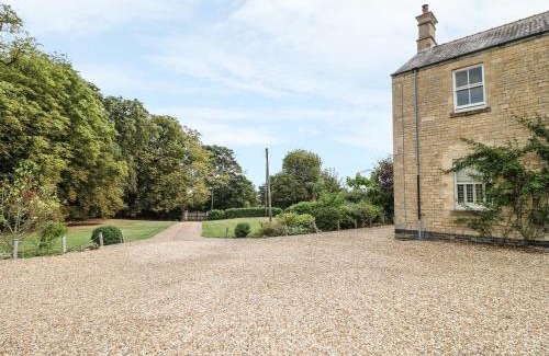 Burton Coggles House | The Coach House