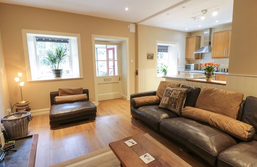 Newton Stewart House | THE COACH HOUSE, country holiday cottage in Newton Stewart