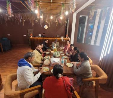 Bail Parao Hotel | The Corbett King