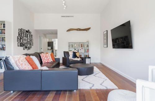 Tuerong House | The Cottage at Oak Tree Farm - Vineyards & Wildlife