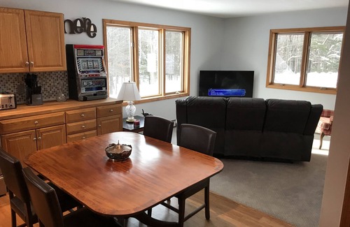 Reading Cottage | The Cottage on private gated 400 acre Reading Farms Estate