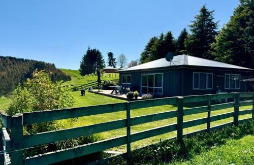 Wairakei House | The Cottage, Taupo