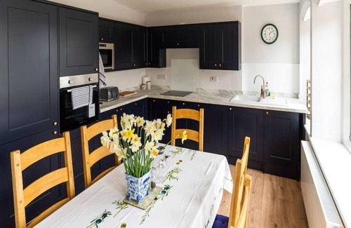 Chipping Campden House | The Courtyard overlooking Kiftsgate Court Gardens