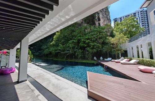 Hulu Kinta Apartment | The Cove Duplex 13pax 3Br 4bathroom 2parking by IWH Suites