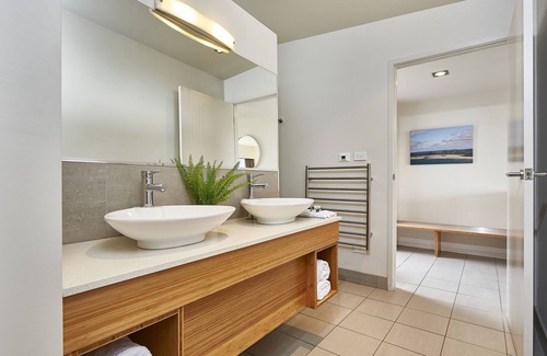 Kettering Bed & Breakfast | The Cove Kettering