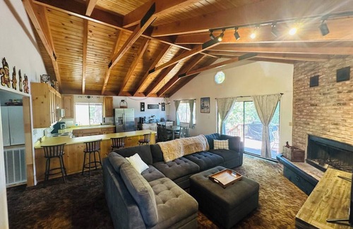 Mi-Wuk Village Cabin | The cozy cabin!