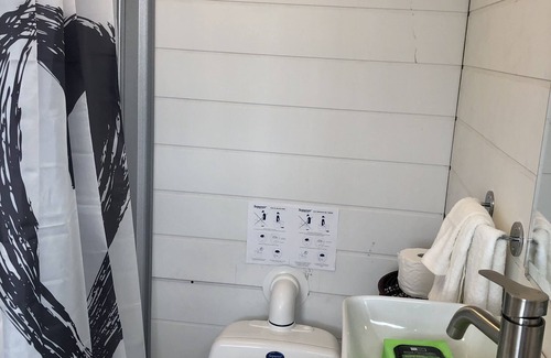 Pleasant Point House | The Cozy Plover (Waterfront, Lighthouse view)