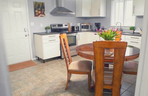 Leamington Apartment | The CoZy Place · Ultimate Relaxation!