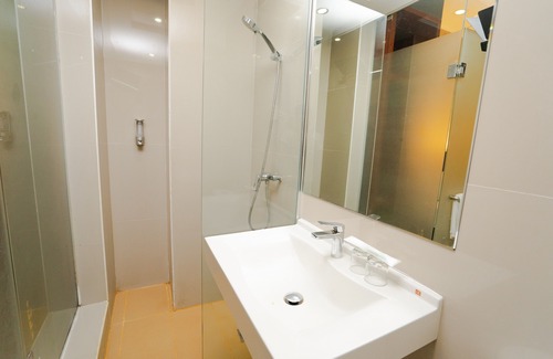 Medan Hotel | The Crew Hotel Kualanamu International Airport