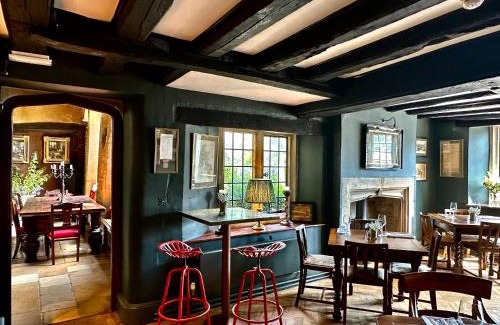 Shipton under Wychwood Hotel | The Crown at Shipton