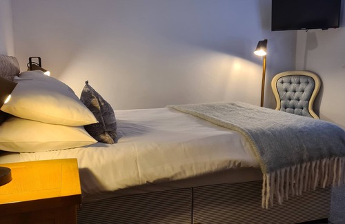 Emsworth Hotel | The Crown Hotel
