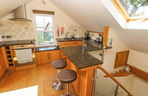 Mylor Cottage | THE CROWS NEST, pet friendly, country holiday cottage in Flushing