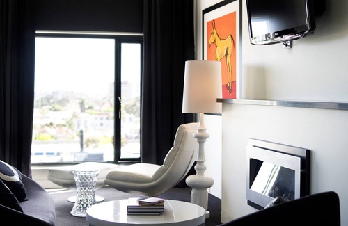 Prahran Hotel | The Cullen Melbourne - Art Series