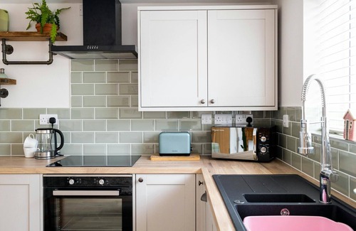 Dwrbach Cottage | The Cwtch, Fishguard