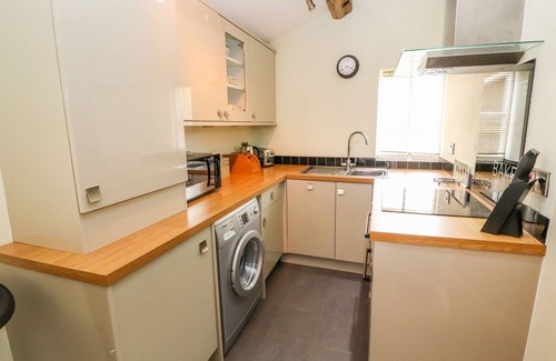 Cotebrook Cottage | THE DAIRY, romantic, character holiday cottage in Tarporley