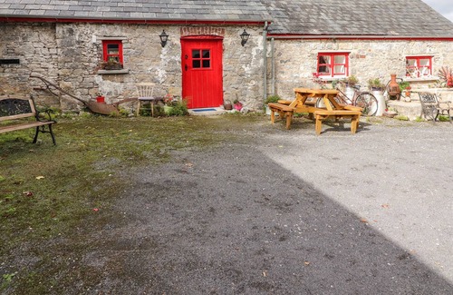 Ardfinnan Cottage | THE DAIRY, with open fire in Ardfinnan, County Tipperary