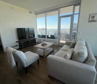 Civic Core Apartment | The Daisy Bright 2BR Stay in Downtown San Diego