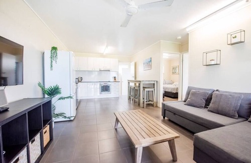 Grasstree Beach House | "The Deck" - Grasstree Beach Shacks