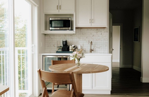 Elk Rapids Apartment | The Dexter by Kasa