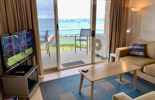 Port Elliot Apartment | 'The Dolphins 7' - 'A View To Remember'