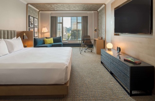 Downtown Portland Hotel | The Duniway Portland A Hilton Hotel