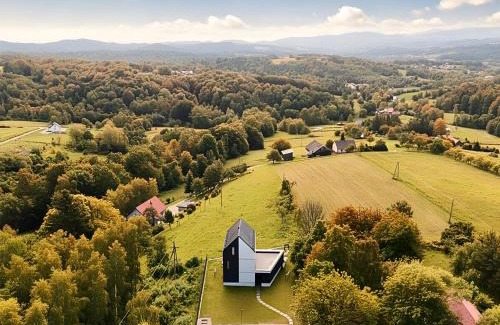 Kobylec Villa | The East House ONE