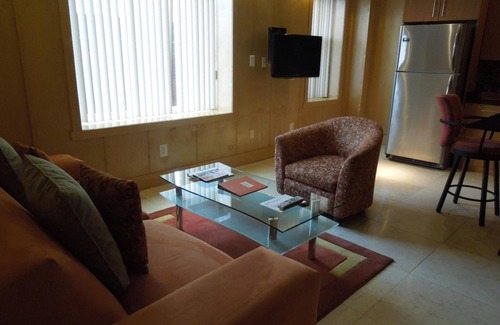 Mount Vernon Square Apartment | The Eldon Luxury Suites