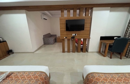 Chittorgarh Hotel | The Elegance Resort