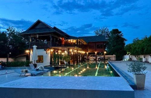 San Pa Thong Hotel | The Elephant House and Bungalows