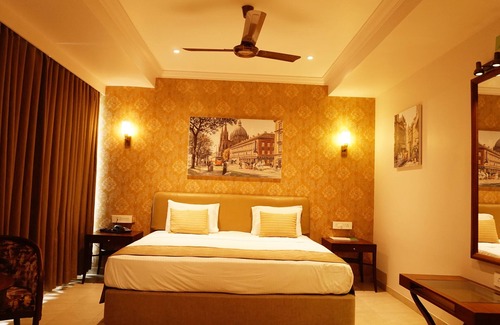 Lodhi ka Mahal Hotel | The Emerald Club