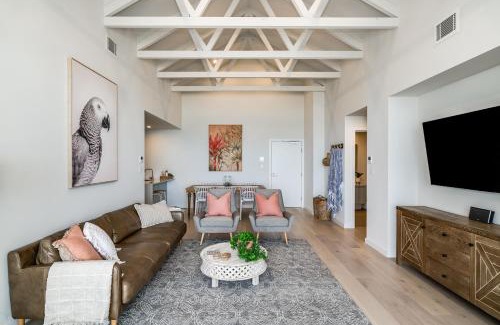 Moana Apartment | The Esplanade - Luxuriously Styled New 3 Bed Apt